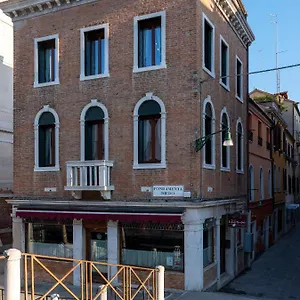 https://fosca-venice-rooms.hotelinveneto.com